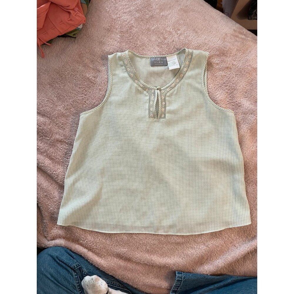 Cottage core Jaclyn Smith intimates top